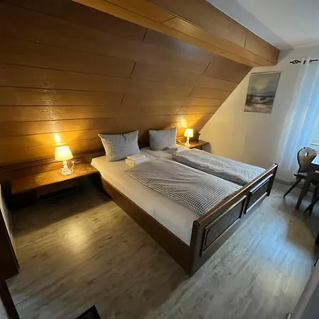 Gaestehaus Goldenes Lamm بيت ضيافة